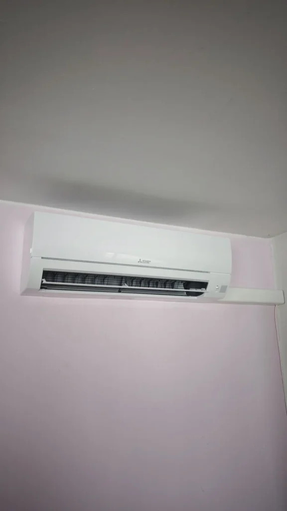 Montáž 2× klimatizace Mitsubishi HR25 ve Skutči