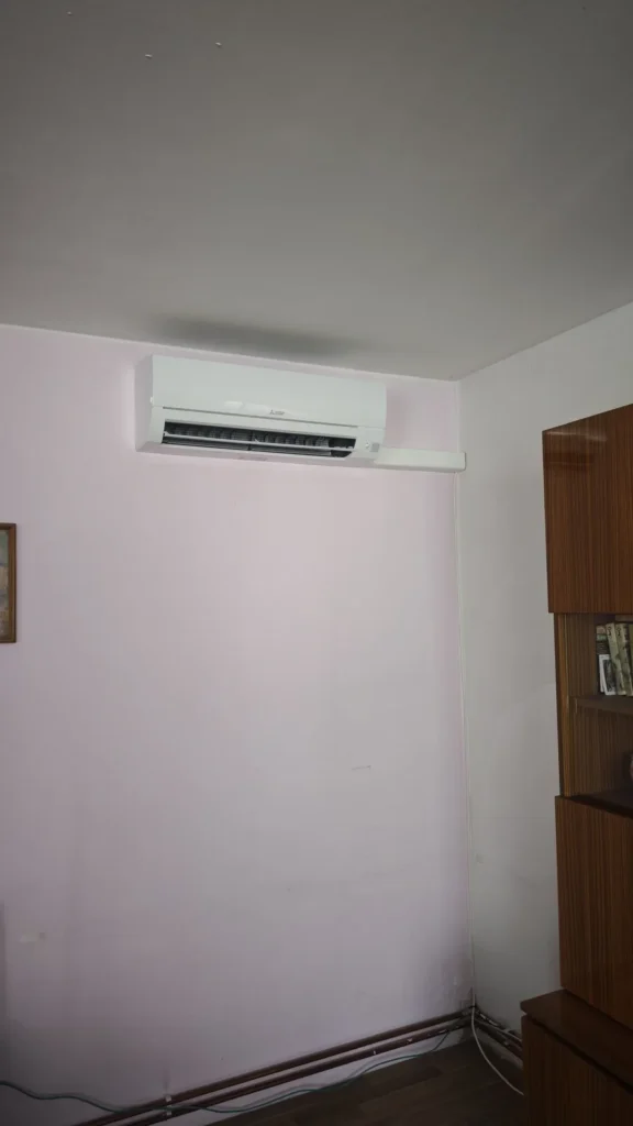 Montáž 2× klimatizace Mitsubishi HR25 ve Skutči