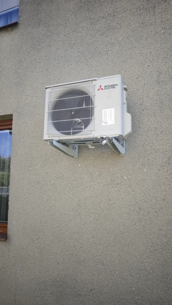 Montáž klimatizace Mitsubishi HR35 ve Zderazi