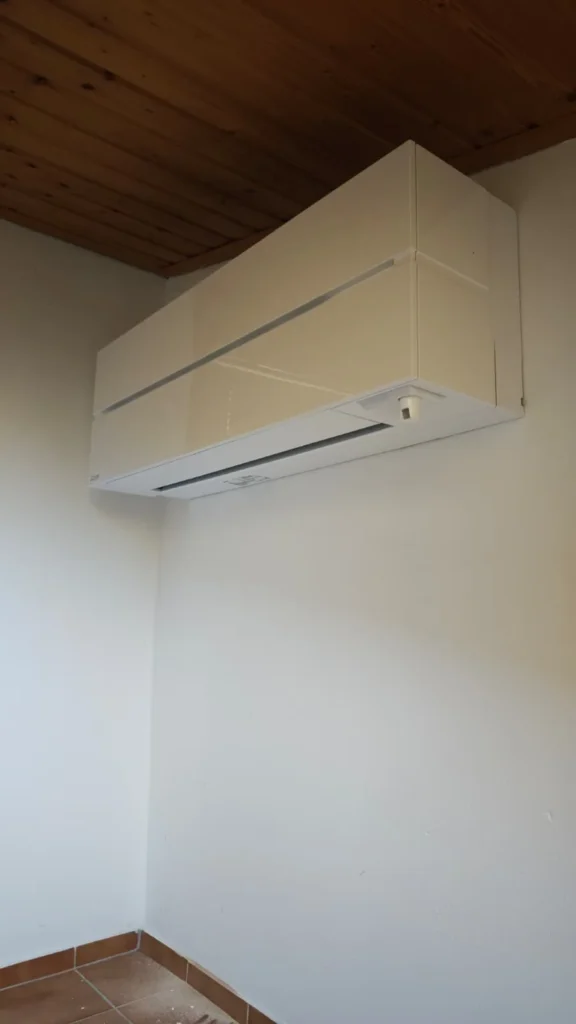 Montáž multisplit klimatizace Mitsubishi Electric v rodinném domě - Havlíčkův Brod