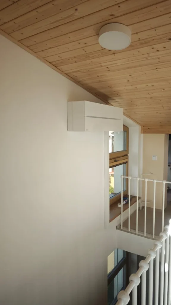 Montáž multisplit klimatizace Mitsubishi Electric v rodinném domě - Havlíčkův Brod