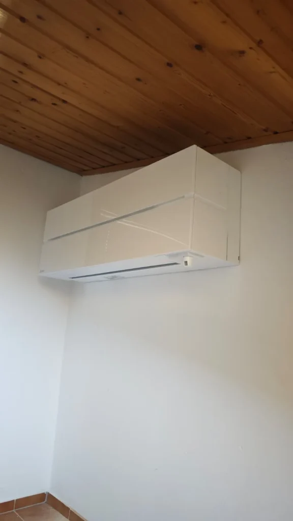 Montáž multisplit klimatizace Mitsubishi Electric v rodinném domě - Havlíčkův Brod