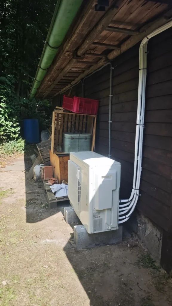 Montáž multisplit klimatizace Mitsubishi Electric v rekreační chatě