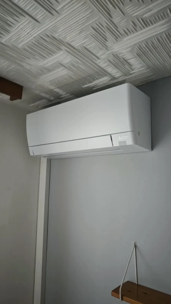 Montáž multisplitové klimatizace Mitsubishi Electric AY v RD v Ostrově