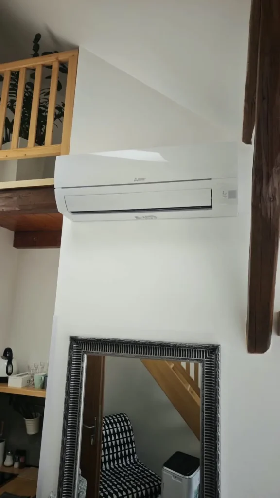 Montáž 2× klimatizace Mitsubishi v penzionu v Pardubicích