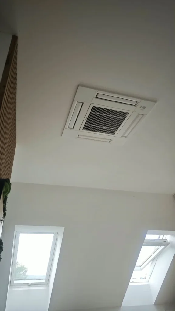 Montáž multisplitového systému Mitsubishi Electric v RD ve Vlčnově