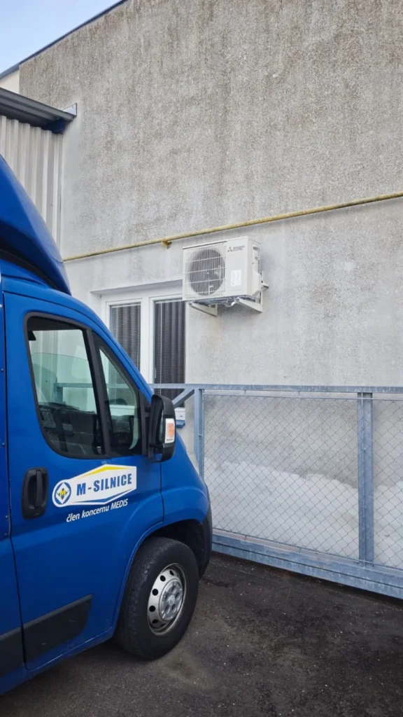 Chrudim – realizace klimatizace v kancelářských prostorách společnosti M-SILNICE